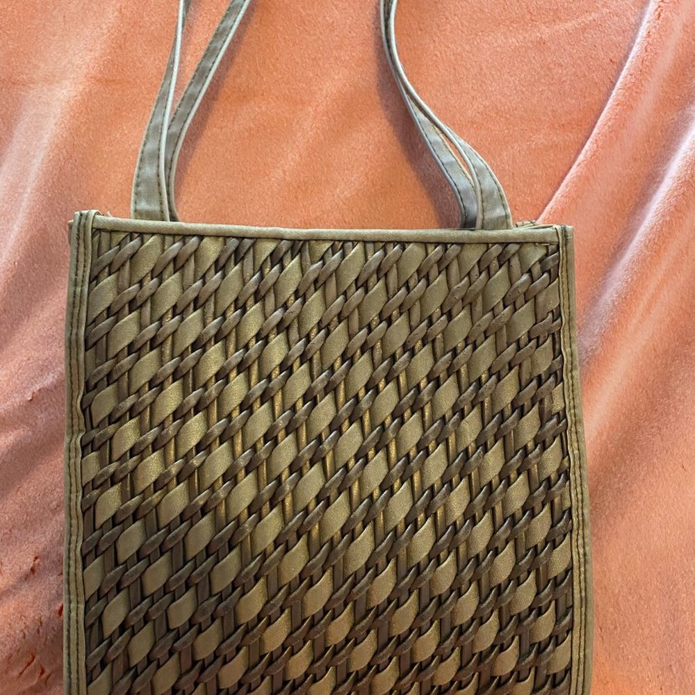 Tiannl Woven Shoulder Bag